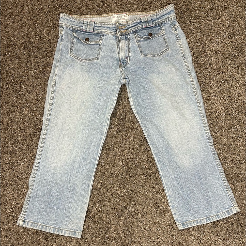 Levi's Relaxed Fit Light Blue Jean Capri
